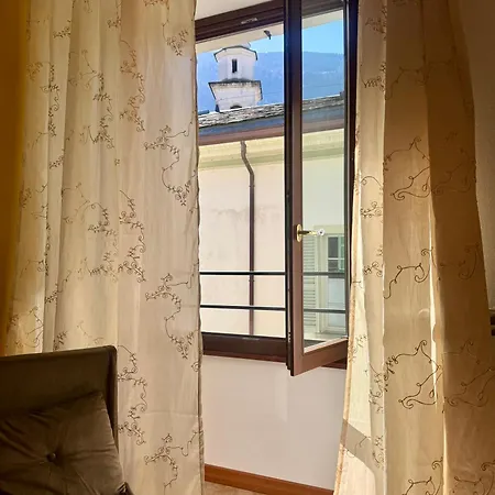 Slate House & Terrace - 6 Min Walk To Bernina Express * טיראנו